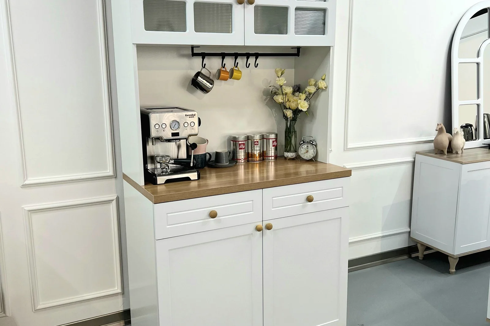 میز بار نئوکلاسیک لیو